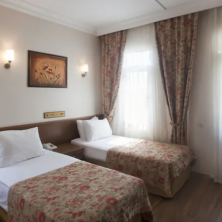 Ξενοδοχείο Triana 3*