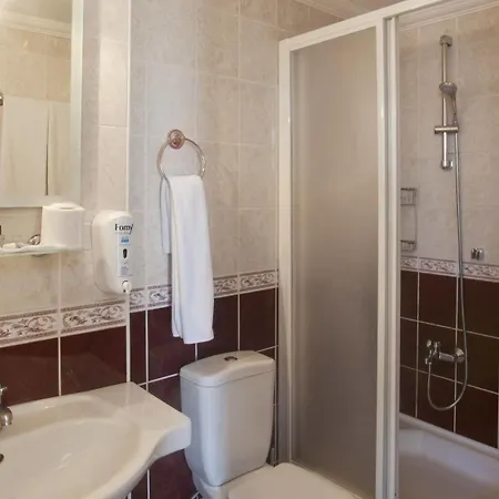 Triana Hotel 3*